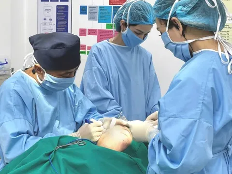 Chuyên gia chỉ cách tránh gặp phải tai biến sau phẫu thuật thẩm mỹ mắt