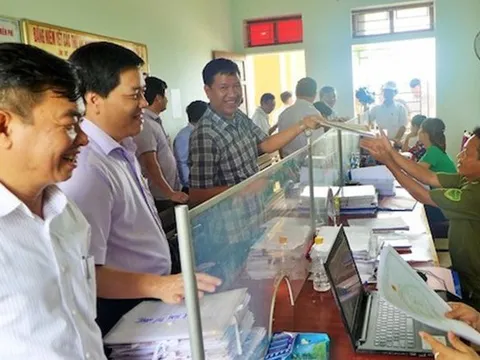 Bộ Nội vụ hướng dẫn thực hiện Nghị định 177 về chính sách đối với cán bộ không tái cử, tái bổ nhiệm