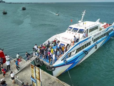 Khai mạc du lịch biển đảo Cô Tô năm 2025