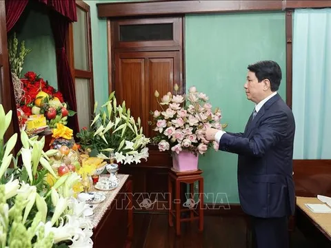Chủ tịch nước Lương Cường thăm Khu di tích Chủ tịch Hồ Chí Minh