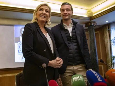 Pháp sẽ có ứng cử viên Tổng thống trẻ tuổi nhất từ trước đến nay?