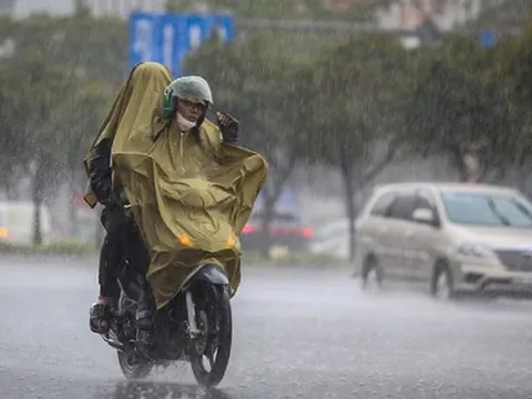 Miền Bắc đón không khí lạnh "lạ thường", cảnh báo mưa đá và dông lốc