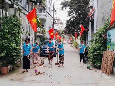 Phụ nữ Thủ đô tổng vệ sinh môi trường mừng 50 năm Giải phóng miền Nam, thống nhất đất nước