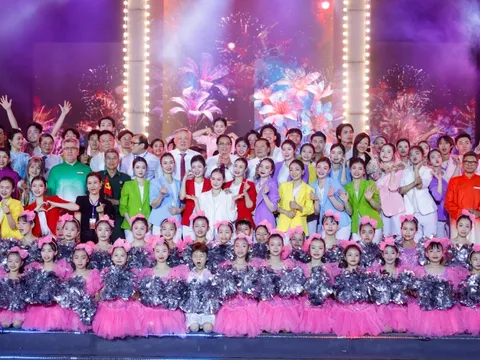 Lãnh đạo Đảng, Nhà nước dự Cầu truyền hình “Vang mãi khúc khải hoàn”