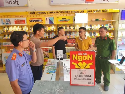 Tạm giữ quản lý cửa hàng Điện máy xanh trộm 18 điện thoại di động