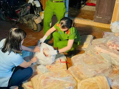 Khám xét 3 kho lạnh, thu giữ hơn 10 tấn nội tạng bò “bẩn”