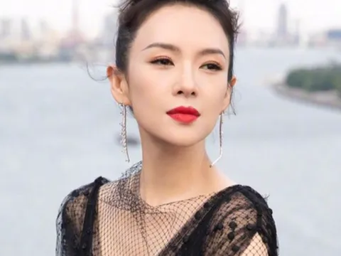 Chương Tử Di gặp tai nạn sân khấu, tình trạng giờ ra sao?