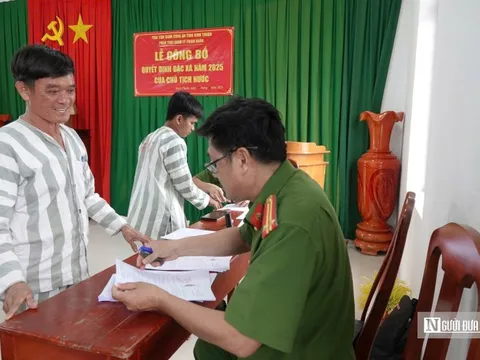Giấc ngủ ngắn nhất trước ngày được đặc xá của nguyên Chủ tịch xã