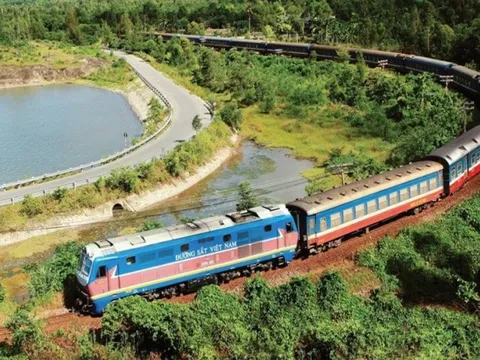 Thủ tướng chỉ đạo đẩy nhanh tiến độ dự án đường sắt Lào Cai - Hà Nội - Hải Phòng