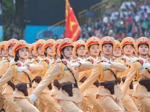 Chùm ảnh: Lực lượng công an tham gia diễu binh, diễu hành kỷ niệm 50 năm thống nhất đất nước