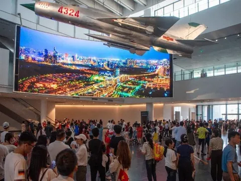 Các điểm di tích Hà Nội đông kín khách đến tham quan dịp nghỉ lễ