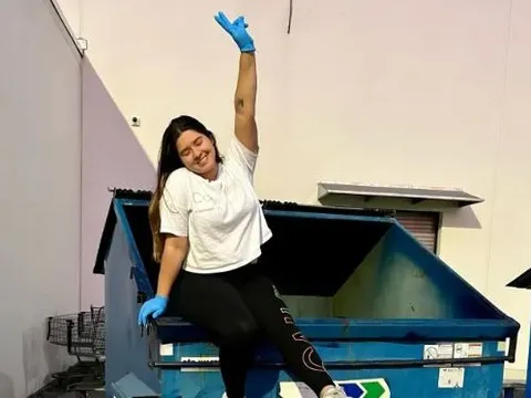 Cô gái 22 tuổi tiết kiệm 1,3 tỷ đồng trong 2 năm nhờ nhặt rác