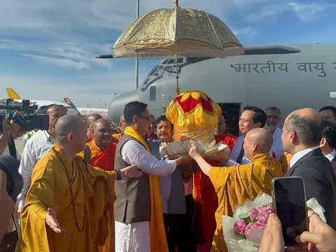 Xá lợi của Đức Phật Thích Ca Mâu Ni được cung nghinh đến Việt Nam