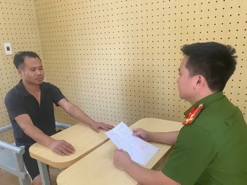 Bắt 2 đối tượng "tống tiền" CSGT