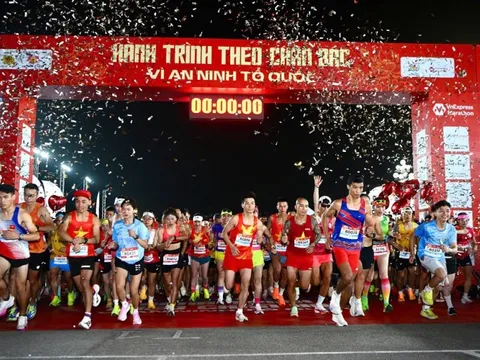 Những hình ảnh đẹp giải chạy “Hành trình theo chân Bác - Vì an ninh Tổ quốc” 2025