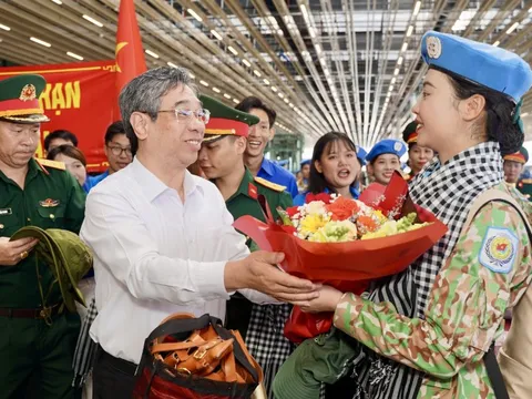 TPHCM tiễn các lực lượng tham gia diễu binh, diễu hành trở về đơn vị