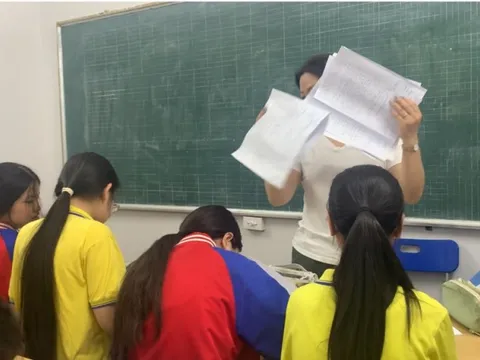 Hà Nội xử lý nghiêm việc giáo viên dạy thêm chưa đúng quy định