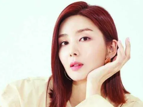 "Ác nữ" Bản tình ca mùa đông bất ngờ "gây bão" với thương hiệu kim chi