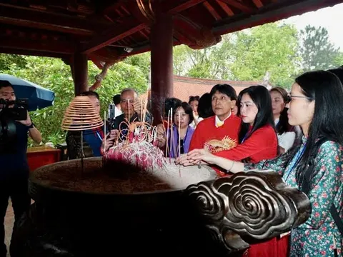 Người Việt toàn cầu hướng về ngày Giỗ Tổ