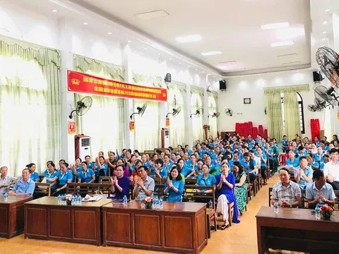 Phụ nữ Hương Sơn ứng xử đẹp trong hoạt động lễ hội