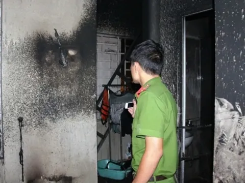 Điều tra vụ 2 cha con tử vong bất thường trong căn nhà khóa trái