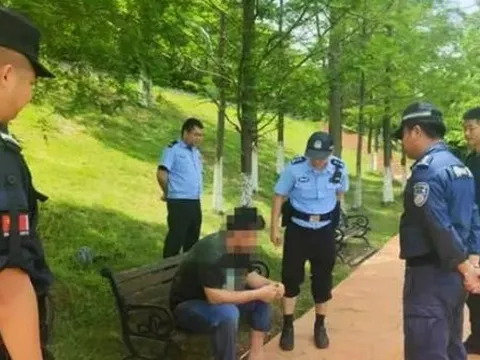 Đọc đơn hàng với dòng ghi chú lạ, chủ quán và nhân viên "lo sốt vó"