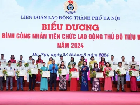 Biểu dương 100 “Gia đình CNVCLĐ Thủ đô tiêu biểu” năm 2025