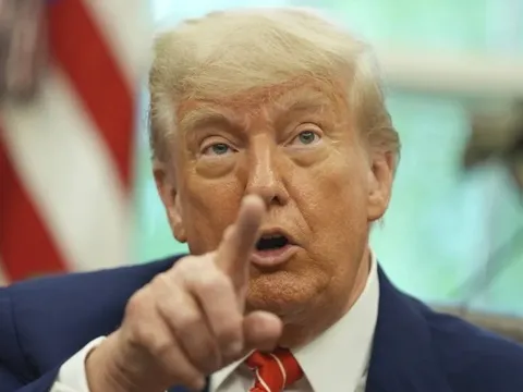Ông Trump một lần nữa yêu cầu ngừng bắn 30 ngày ở Ukraine, ra cảnh báo cứng rắn