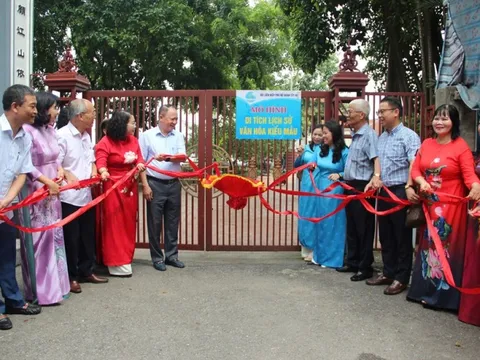 Phụ nữ Tây Hồ lan tỏa văn hóa ứng xử đẹp nơi công cộng