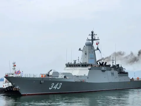 Tàu Hải quân Nga thăm Đà Nẵng nhân kỷ niệm 75 năm quan hệ Việt - Nga