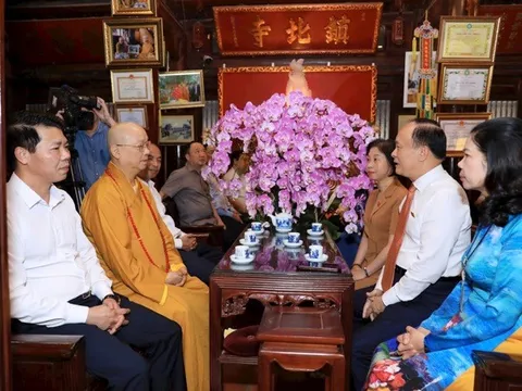 Chủ tịch HĐND TP Hà Nội Nguyễn Ngọc Tuấn chúc mừng Hội đồng Chứng minh Giáo hội Phật giáo Việt Nam