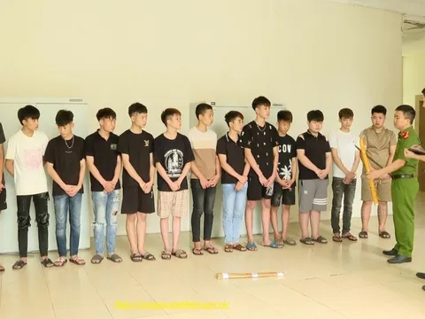 21 thanh, thiếu niên hỗn chiến rồi truy đuổi khiến 1 người tử vong