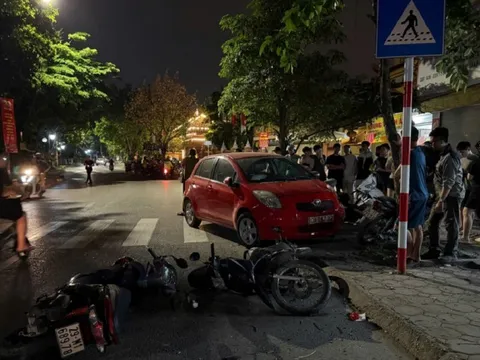 Vụ ô tô tông liên hoàn 6 xe máy: Tài xế ô tô ra trình diện công an