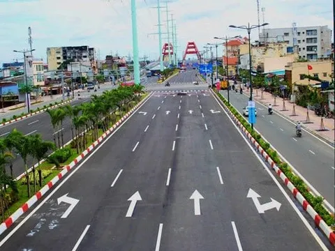 Đi thẳng trên làn rẽ trái bị phạt bao nhiêu tiền?