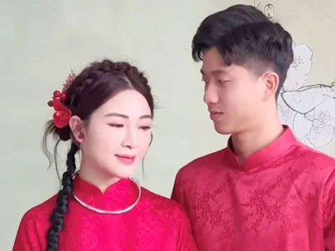 Thành quả ngọt ngào của "cặp đôi vàng" làng bóng, Phan Văn Đức và vợ là cô chủ khách sạn