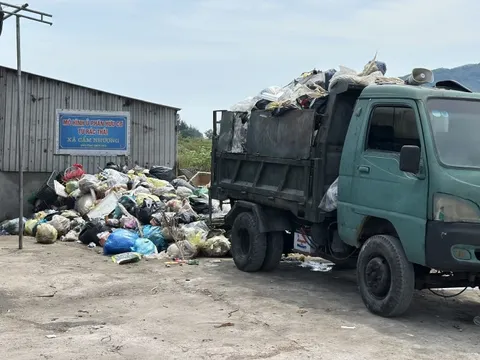 Hà Tĩnh: Hợp tác xã tự ý đốt rác gây ô nhiễm môi trường