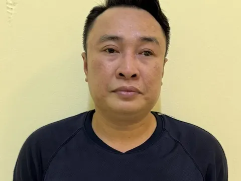 Tạm giữ đối tượng đòi "gỡ lỗi" cho người quen không được liền chửi bới CSGT