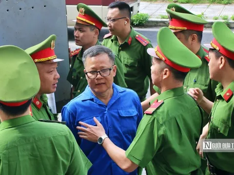 Xét xử vụ án đất hiếm: Chủ tịch doanh nghiệp chỉ học lớp 8, khóc suốt phần trình bày