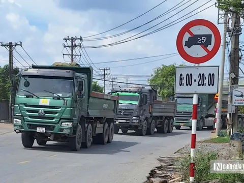 Đồng Nai: Xe tải trọng lớn chạy rầm rập trong giờ cấm trên đường Hoàng Văn Bổn