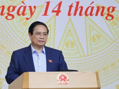 Thủ tướng: Lập tổ công tác đặc biệt, mở đợt cao điểm truy quét buôn lậu, hàng giả