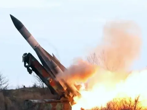 Ukraine công bố video S-200 tấn công, hé lộ vai trò đặc biệt