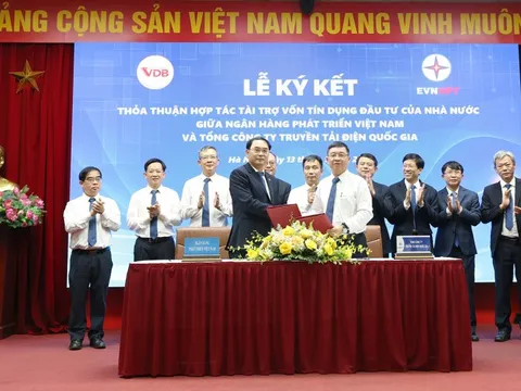 EVNNPT ký thỏa thuận hợp tác tài trợ vốn tín dụng đầu tư của Nhà nước với Ngân hàng VDB