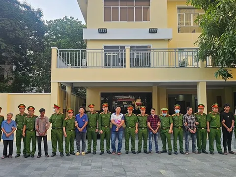Triệt phá đường dây buôn lậu xăng dầu 'siêu khủng', khởi tố 53 bị can