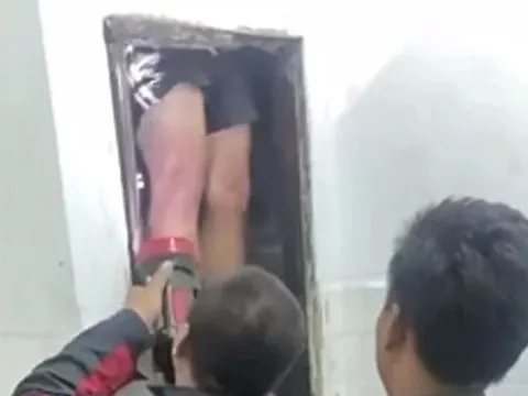 Đi ăn trộm, bị kẹt trong ống thoát nước tên trộm la hét cầu cứu và cái kết