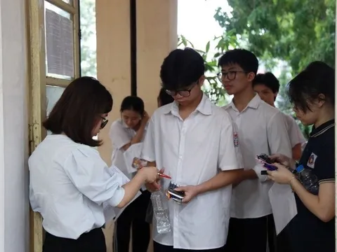 Công bố số lượng học sinh đăng ký dự tuyển vào lớp 10 trường Chuyên của Hà Nội