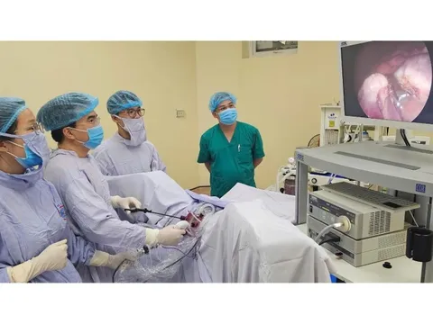 Lần đầu tiên mổ ung thư không để lại sẹo ngoài da