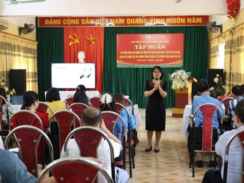 Tập huấn cho báo cáo viên, hưởng ứng phong trào “Bình dân học vụ số“