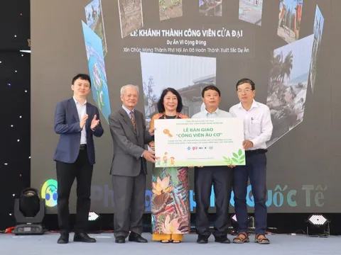 Khánh thành và bàn giao 'Hành lang xanh' phòng, chống xói lở bờ biển Hội An