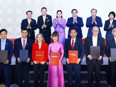 Vietjet và Boeing trao quyền khai thác 50 tàu bay Boeing 737 cho Vietjet Thái Lan