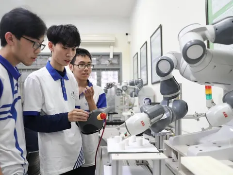 Phát huy vai trò tiên phong trong phát triển khoa học và công nghệ